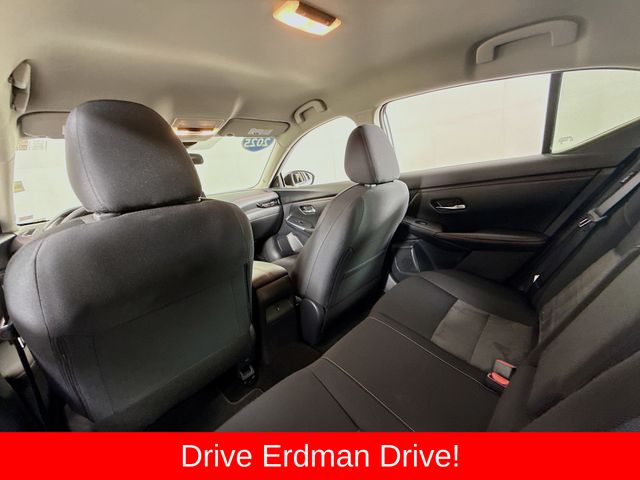 2025 Nissan Sentra SR - Photo 10