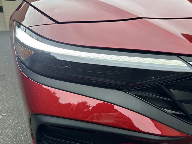 2025 Hyundai Elantra - Image 4