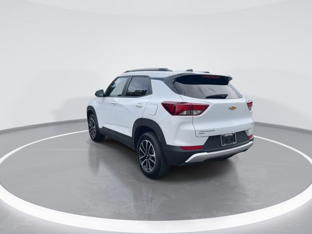 Used 2025 White Chevrolet LT image 6