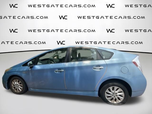 ToyotaPrius Plug-in14