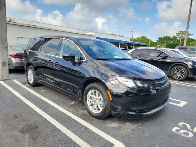 Diamond Black Crystal Pearlcoat 2024 Chrysler Voyager LX FWD Minivan Front-Wheel Drive 9-Speed Automatic