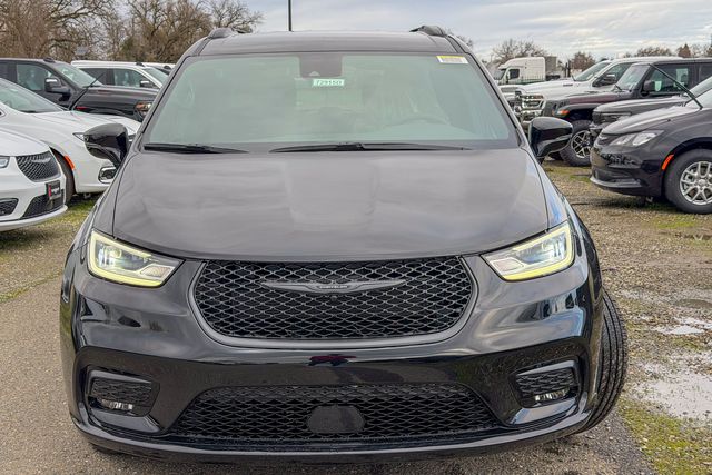 new 2026 Chrysler Pacifica car, priced at $47,180