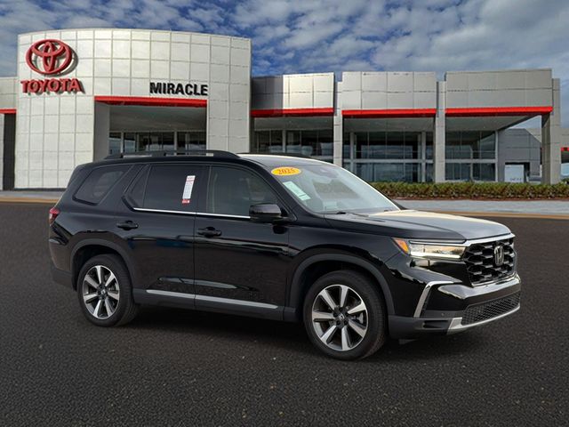 Crystal Black Pearl 2025 Honda Pilot SUV / Crossover All-Wheel Drive Automatic