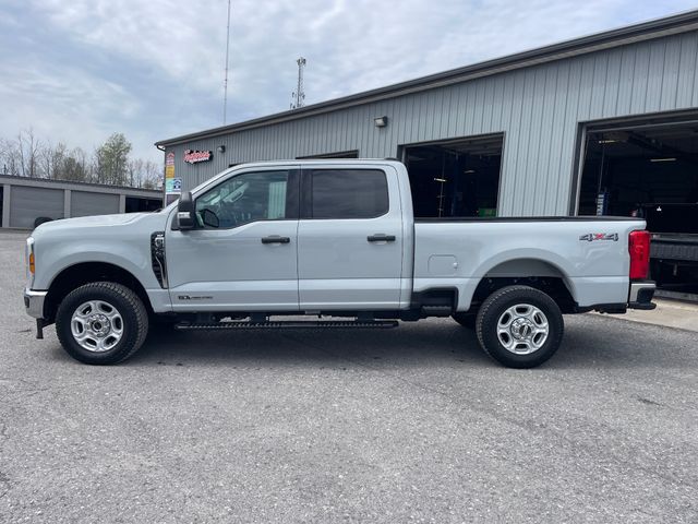 2025 Ford F-350SD XLT - Avalanche exterior view 4
