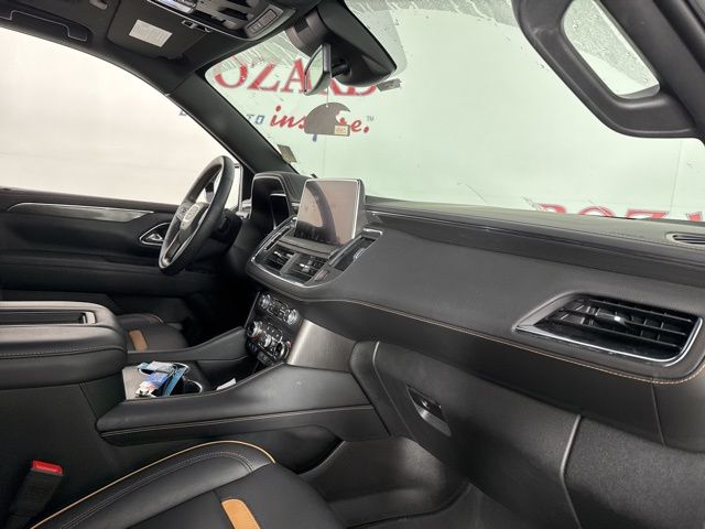 2024 Sterling Metallic GMC Yukon AT4 4X4 SUV