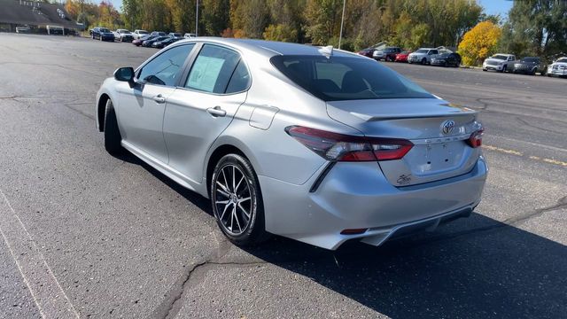 2022 Toyota Camry SE 6