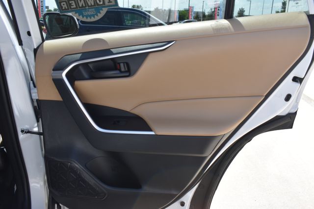 2023 Toyota RAV4 LE - Photo 16