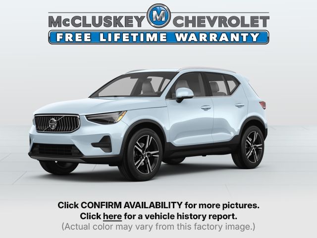 2025 VOLVO XC40