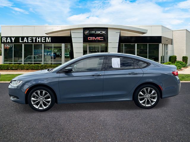 2015 Chrysler 200 #2