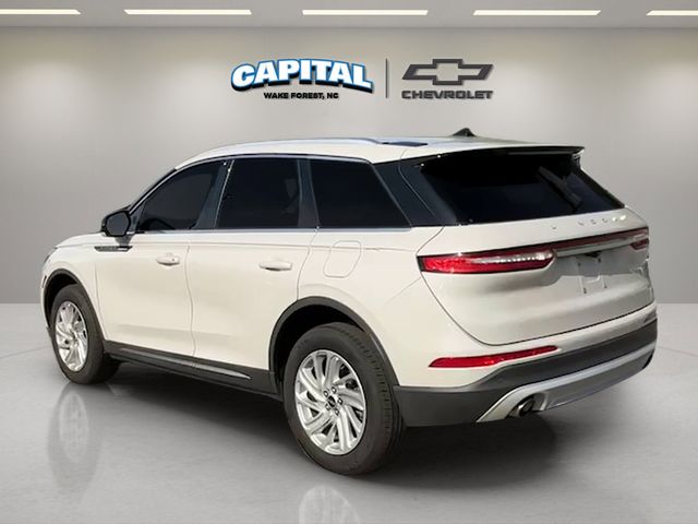 Used 2022 White Lincoln Standard image 3