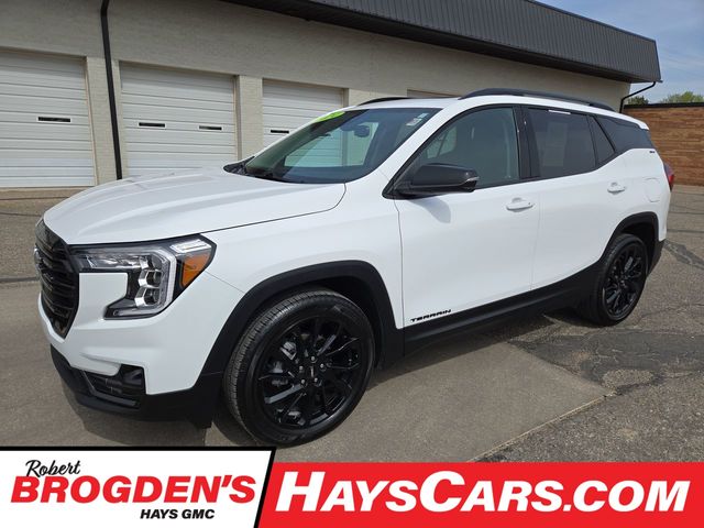 Summit White 2024 GMC Terrain SLT FWD SUV / Crossover Front-Wheel Drive 9-Speed Automatic