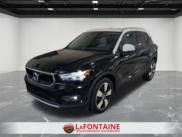 2019 Volvo XC40 Momentum