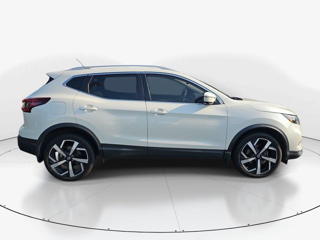 Certified Used 2020 White Nissan SL image 2