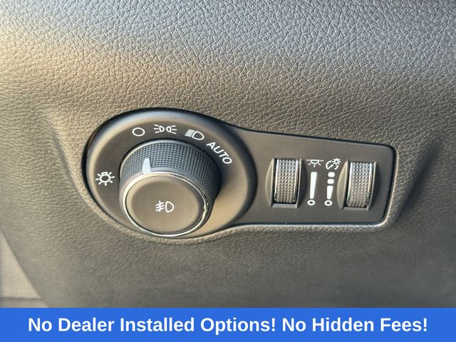 2025 Jeep Compass Trailhawk Silver at Community Kia