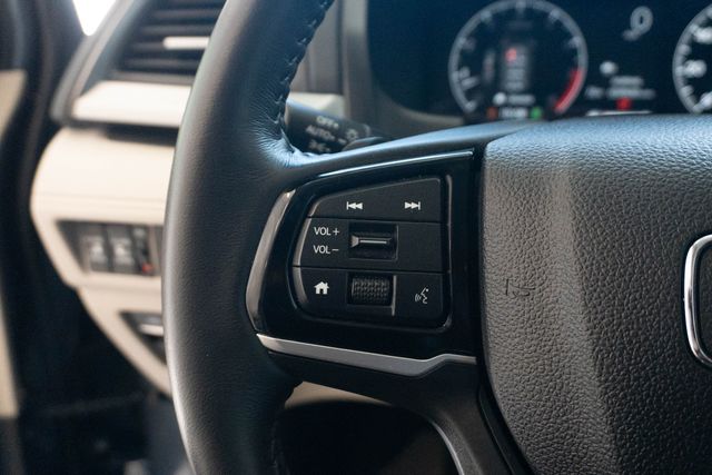 Used 2025 Honda Odyssey Van