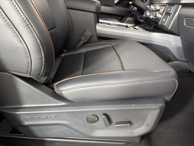 2025 Glacier Gray Metallic Tri-Coat Ford Super Duty F-250 SRW Lariat 4X4 Truck