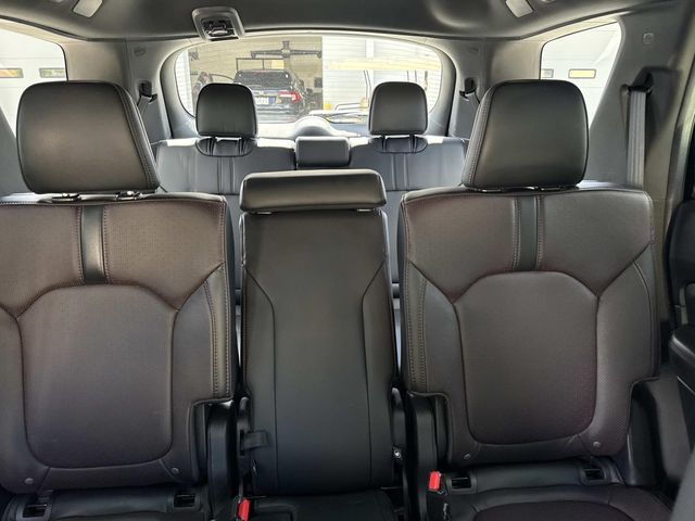 Used 2025  Honda Black Edition image 9