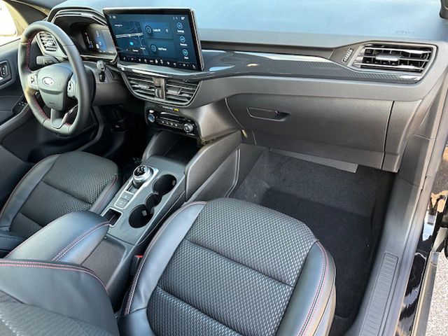 2025 Ford Escape ST-Line photo