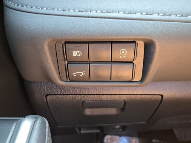 2023 Toyota Highlander - $37,999