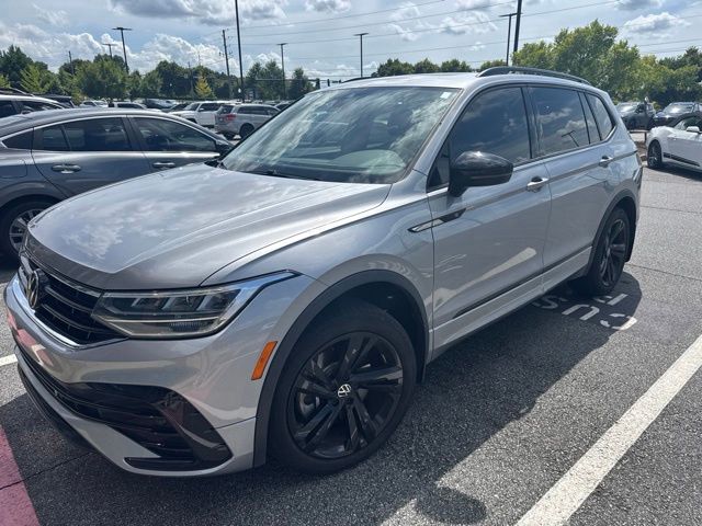 Silver 2023 Volkswagen Tiguan SUV / Crossover Front-Wheel Drive 8-Speed Automatic