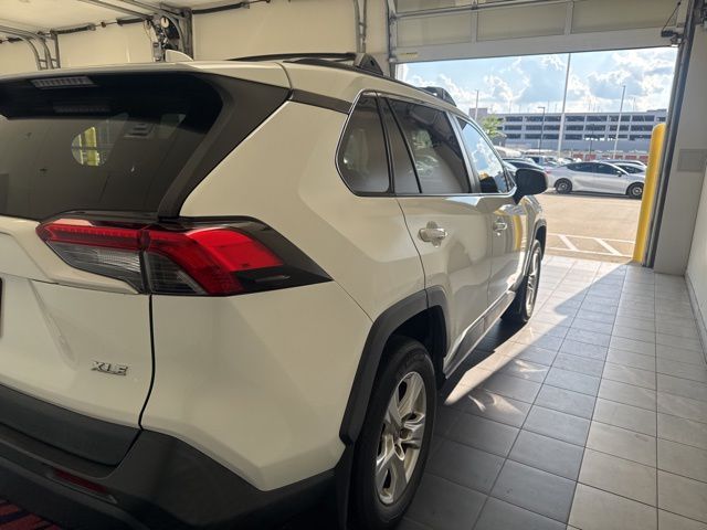 2021 Toyota RAV4 XLE White at Community Toyota