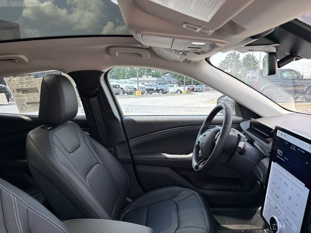 New 2025 White Ford Premium image 15