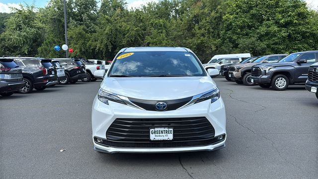 Used 2025 Toyota Sienna Van