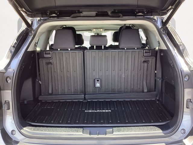 Used Car 2023 Toyota Highlander  Le For Sale Under $30,000 In San Antonio, Texas