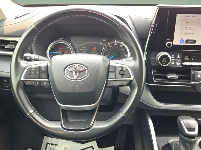 Used 2023 Toyota Highlander Hybrid SUV