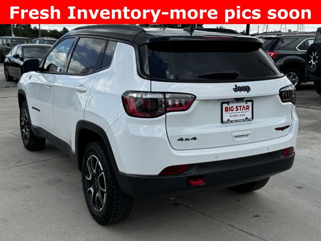 2025 Jeep Compass Trailhawk White at Legacy Ford
