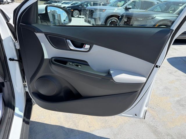 2023 Hyundai Kona SEL - Photo 18