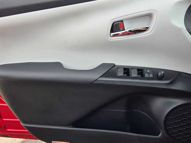 Used 2020 Red Toyota L image 26
