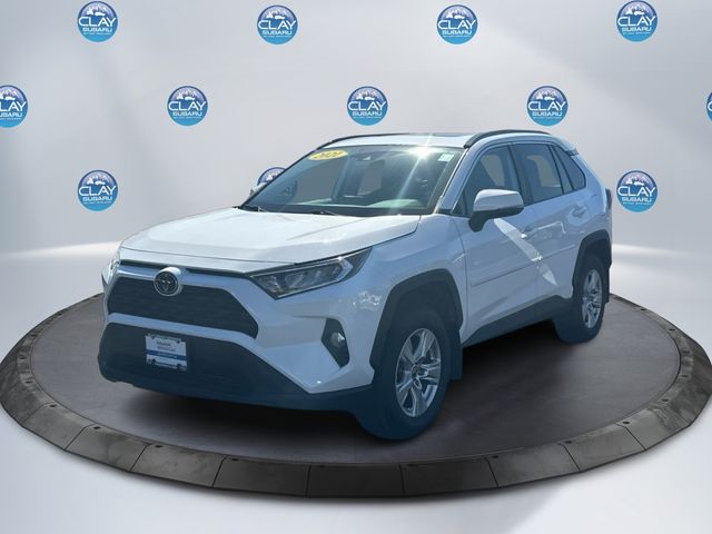 2021 Toyota RAV4 XLE photo