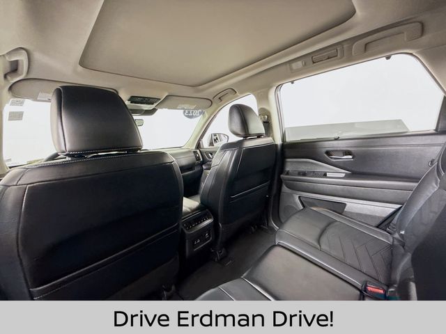 Used 2023 Nissan Pathfinder SUV