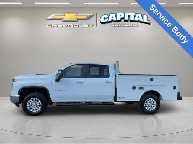Used 2025 White Chevrolet LT image 2