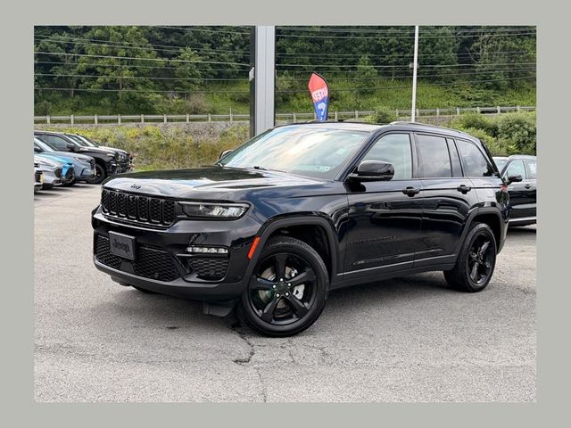 Diamond Black Crystal Pearlcoat 2023 Jeep Grand Cherokee SUV / Crossover Four-Wheel Drive 8-Speed Automatic