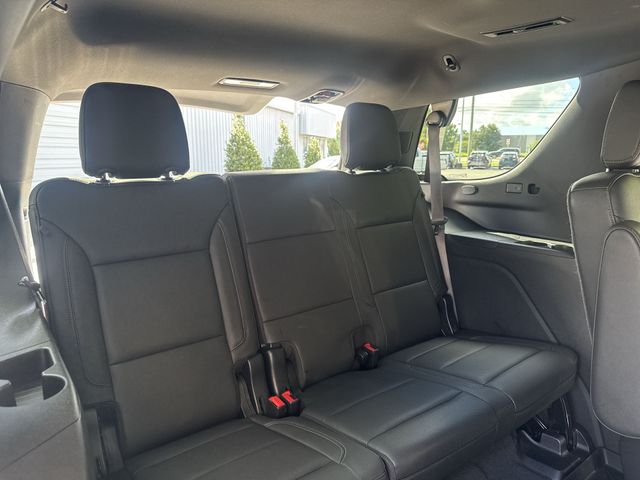 Used 2023 White Chevrolet Z71 image 12
