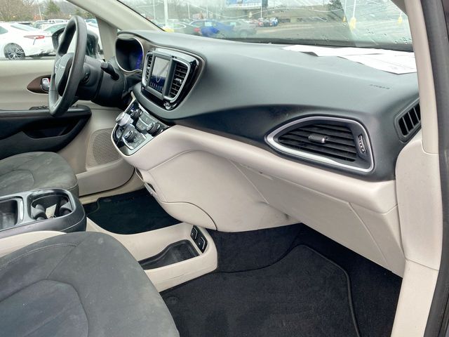 2018 Chrysler Pacifica Touring Plus 28