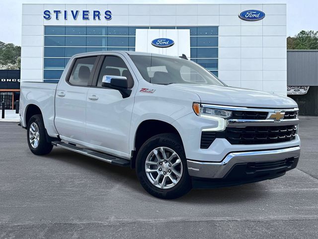 2022 Chevrolet Silverado 1500 LT Crew Cab 4WD