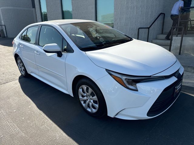 2023 Toyota Corolla Hybrid LE 3