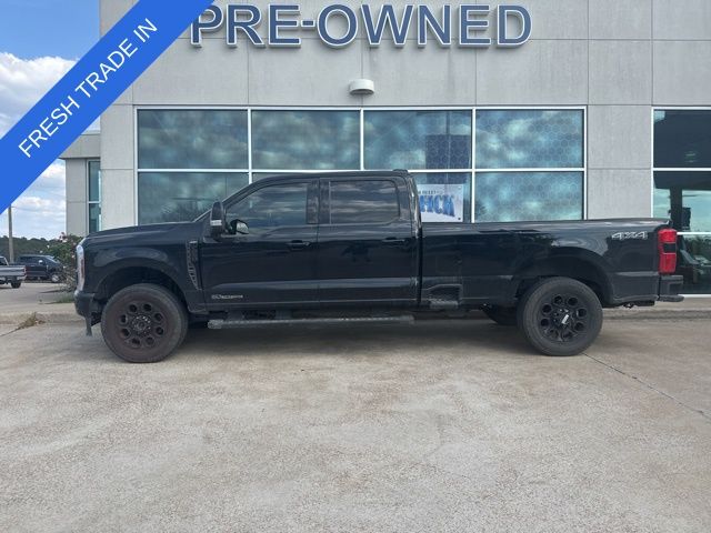 Black Metallic 2025 Ford F-250 Super Duty Lariat Crew Cab 4WD Pickup Truck Four-Wheel Drive Automatic