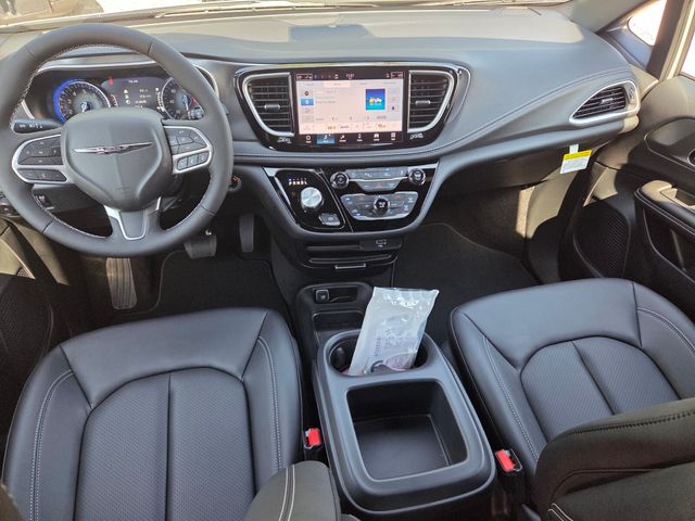 New 2026 Silver Chrysler Select image 8