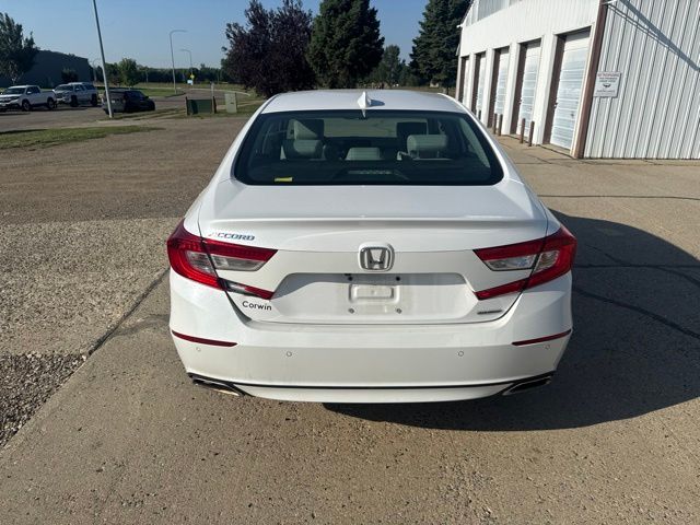 2018 White Honda Accord Touring FWD Sedan