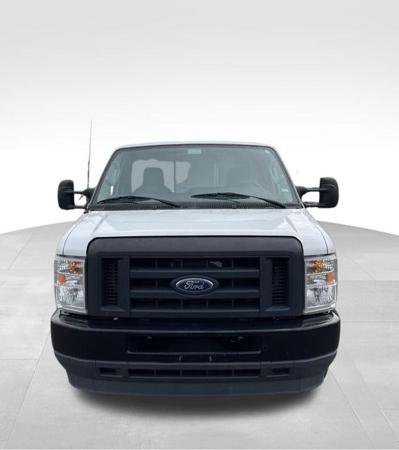 2021 Ford E-350SD photo