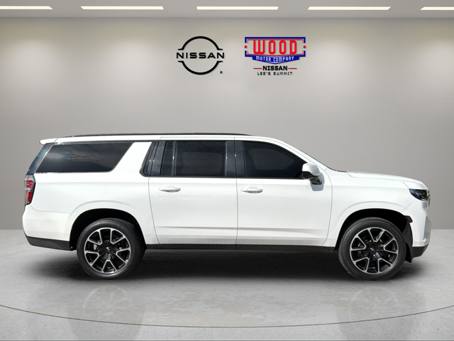 Summit White 2021 Chevrolet Suburban SUV / Crossover Four-Wheel Drive