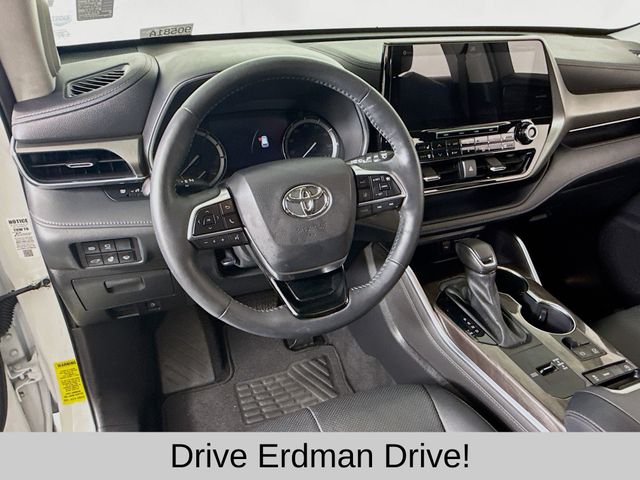 Used 2021 Toyota Highlander SUV