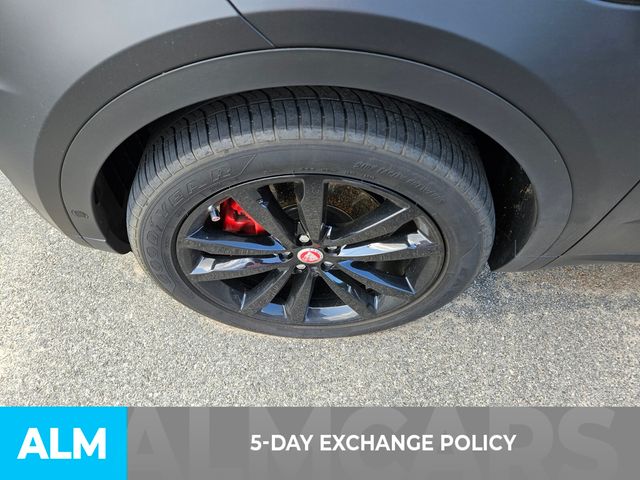 2020 Jaguar E-PACE R-Dynamic SE photo 3