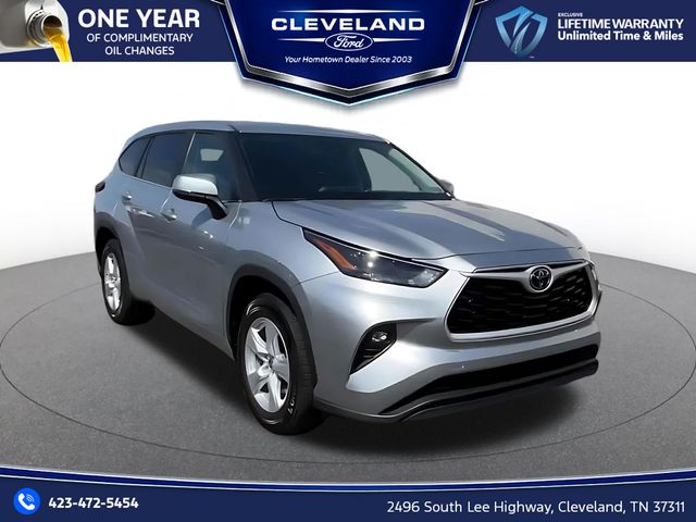 Celestial Silver Metallic 2025 Toyota Highlander SUV / Crossover Front-Wheel Drive 8-Speed Automatic