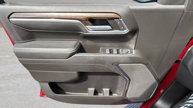 Used 2022 Red Chevrolet RST image 17