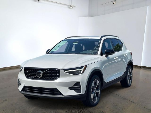Crystal White 2026 Volvo XC40 SUV / Crossover All-Wheel Drive Automatic